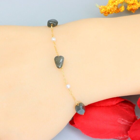 "Elegant & Trendy Bracelet, A Perfect Gift for Women, Thoughtful, EVCH1254 - Picture 9 of 9